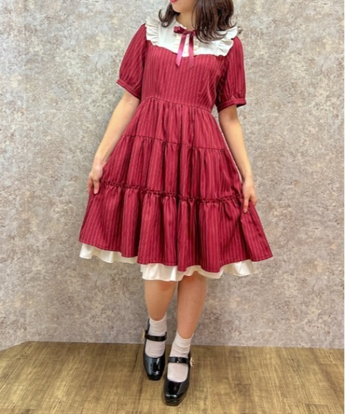 axes femme（アクシーズファム）の「リボンブローチティアード