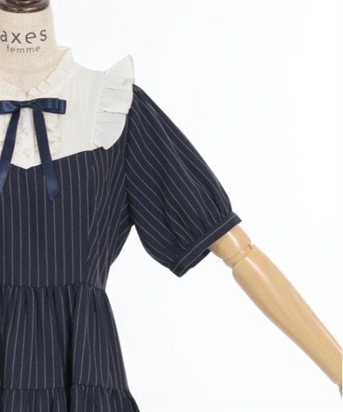 axes femme（アクシーズファム）の「リボンブローチティアード