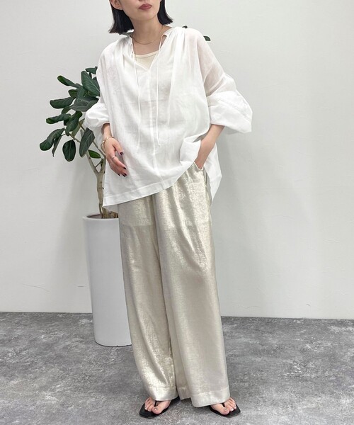 fredy emue（フレディエミュ）の「リネン混スキッパーボリュームブラウス（シャツ/ブラウス・レディース・ライトブルー/オフホワイト/ピンク/ダークブラウン・38）」の5枚目の写真