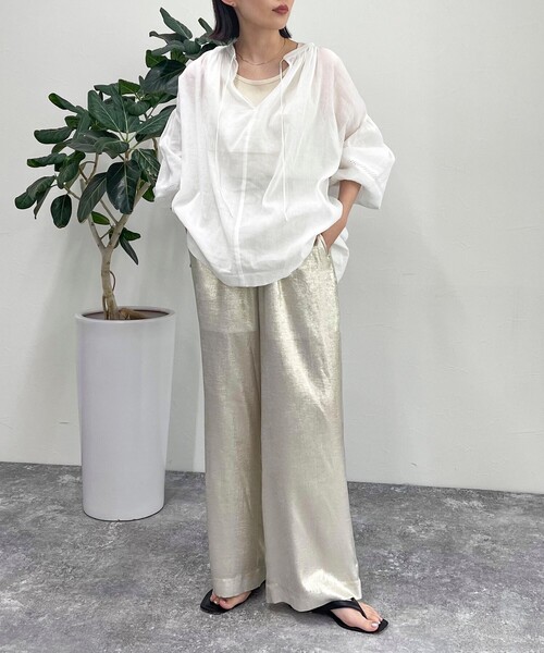 fredy emue（フレディエミュ）の「リネン混スキッパーボリュームブラウス（シャツ/ブラウス・レディース・ライトブルー/オフホワイト/ピンク/ダークブラウン・38）」の9枚目の写真