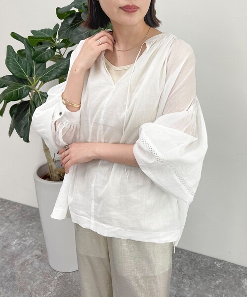 fredy emue（フレディエミュ）の「リネン混スキッパーボリュームブラウス（シャツ/ブラウス・レディース・ライトブルー/オフホワイト/ピンク/ダークブラウン・38）」の14枚目の写真