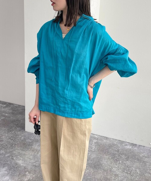 fredy emue（フレディエミュ）の「リネン混スキッパーボリュームブラウス（シャツ/ブラウス・レディース・ライトブルー/オフホワイト/ピンク/ダークブラウン・38）」の21枚目の写真