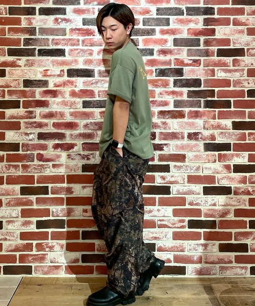 RODEO CROWNS WIDE BOWL(ロデオクラウンズワイドボウル)の「メンズドッキングロゴニットTシャツ(Tシャツ/カットソー・メンズ・オフホワイト/ブラック/カーキ・MEDIUM/LARGE)」の5枚目の写真