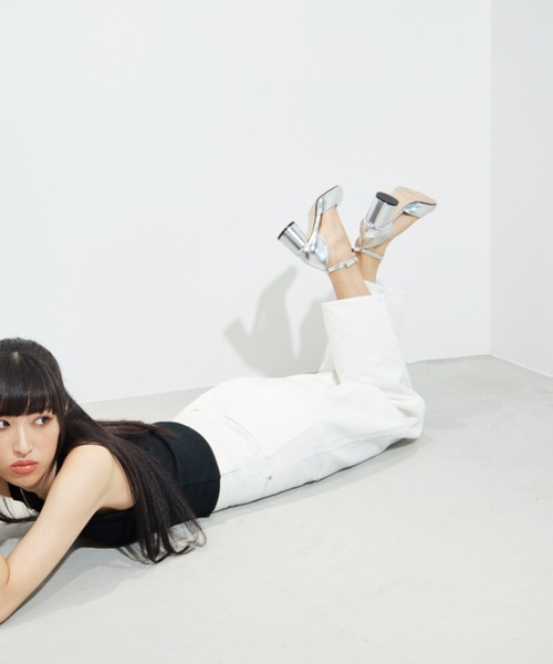 paravion(パラビオン)の「チャンキーヒール足袋パンプス(パンプス・レディース・ブラック/シルバー・SMALL/MEDIUM/LARGE)」の9枚目の写真