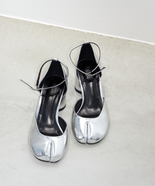 paravion(パラビオン)の「チャンキーヒール足袋パンプス(パンプス・レディース・ブラック/シルバー・SMALL/MEDIUM/LARGE)」の10枚目の写真