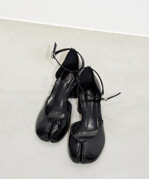 paravion(パラビオン)の「チャンキーヒール足袋パンプス(パンプス・レディース・ブラック/シルバー・SMALL/MEDIUM/LARGE)」の7枚目の写真