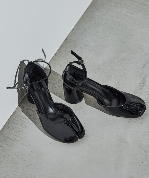 paravion(パラビオン)の「チャンキーヒール足袋パンプス(パンプス・レディース・ブラック/シルバー・SMALL/MEDIUM/LARGE)」の15枚目の写真
