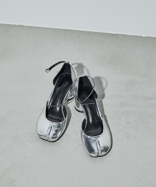 paravion(パラビオン)の「チャンキーヒール足袋パンプス(パンプス・レディース・ブラック/シルバー・SMALL/MEDIUM/LARGE)」の21枚目の写真
