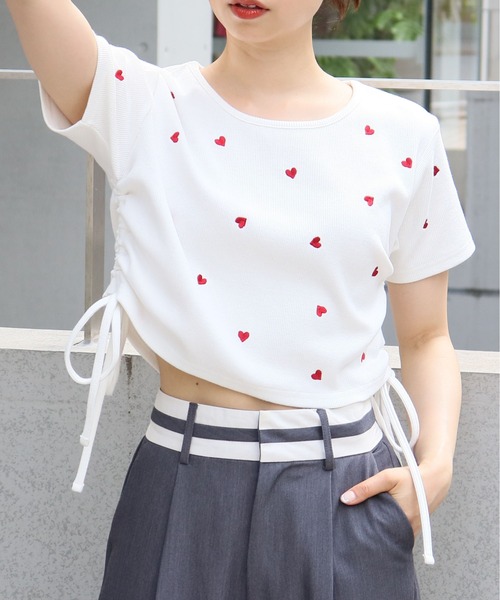 tiptop(ティップトップ)の「テレコ脇ドロストTシャツ(Tシャツ/カットソー・レディース・オフホワイト/オレンジ/ホワイト系その他/ホワイト系その他2/ブラック系その他/ブラック・FREE)」の4枚目の写真