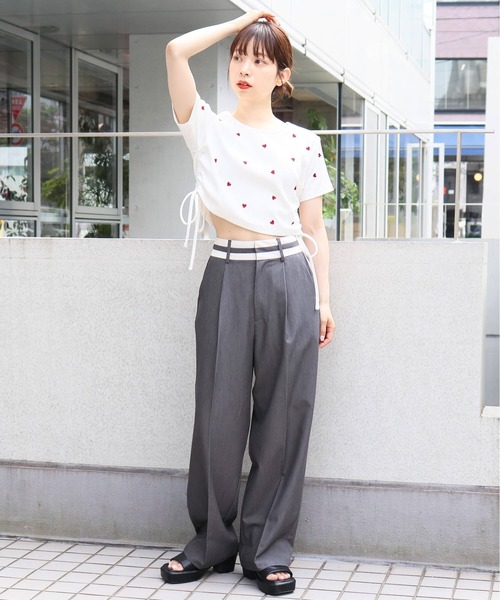 tiptop(ティップトップ)の「テレコ脇ドロストTシャツ(Tシャツ/カットソー・レディース・オフホワイト/オレンジ/ホワイト系その他/ホワイト系その他2/ブラック系その他/ブラック・FREE)」の19枚目の写真