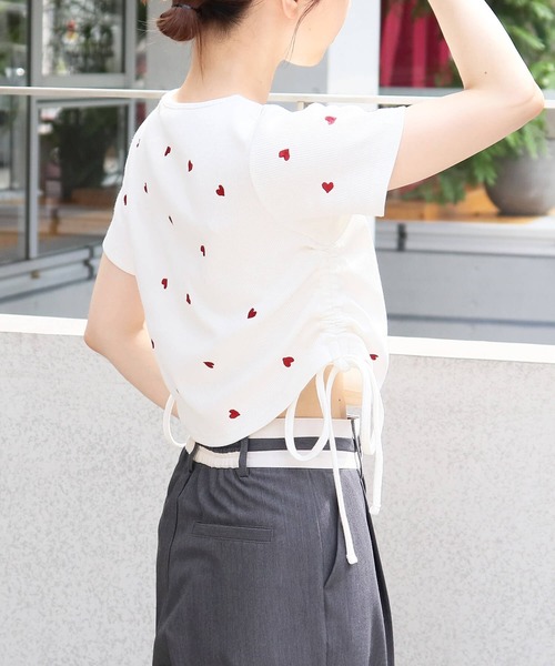 tiptop(ティップトップ)の「テレコ脇ドロストTシャツ(Tシャツ/カットソー・レディース・オフホワイト/オレンジ/ホワイト系その他/ホワイト系その他2/ブラック系その他/ブラック・FREE)」の18枚目の写真