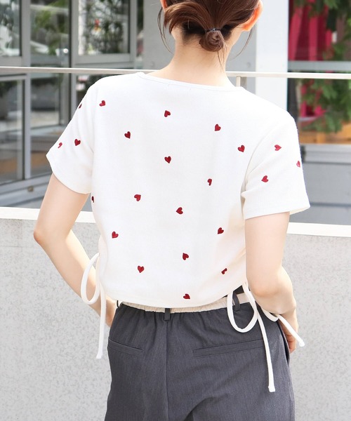 tiptop(ティップトップ)の「テレコ脇ドロストTシャツ(Tシャツ/カットソー・レディース・オフホワイト/オレンジ/ホワイト系その他/ホワイト系その他2/ブラック系その他/ブラック・FREE)」の17枚目の写真