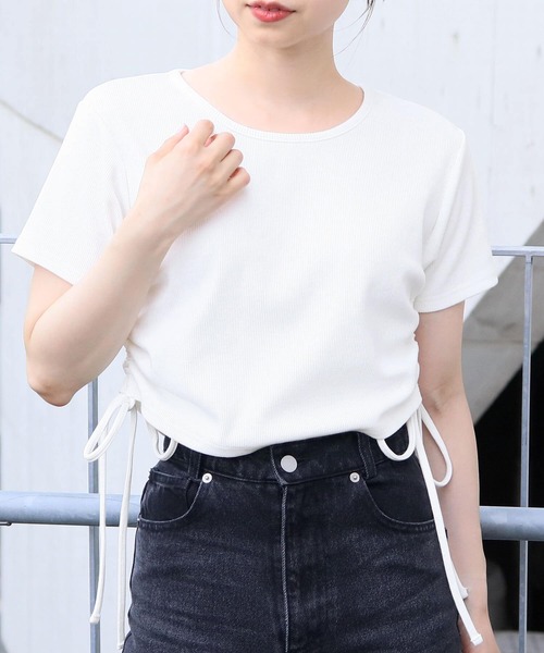 tiptop(ティップトップ)の「テレコ脇ドロストTシャツ(Tシャツ/カットソー・レディース・オフホワイト/オレンジ/ホワイト系その他/ホワイト系その他2/ブラック系その他/ブラック・FREE)」の12枚目の写真