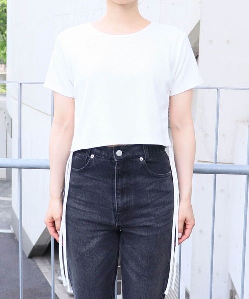 tiptop(ティップトップ)の「テレコ脇ドロストTシャツ(Tシャツ/カットソー・レディース・オフホワイト/オレンジ/ホワイト系その他/ホワイト系その他2/ブラック系その他/ブラック・FREE)」の7枚目の写真