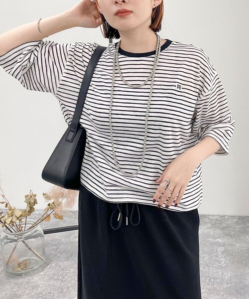 fredy emue（フレディエミュ）の「FRワッペン付きボーダーTシャツ（Tシャツ/カットソー・レディース・ブルー系その他/ホワイト系その他/ブラック系その他/ホワイト系その他2・38）」の3枚目の写真