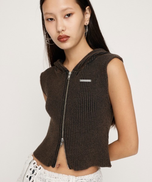 SLY（スライ）の「FRONT ZIP BLEACH RIB TOPS フロント ジップ ブリーチ リブ トップス（パーカー・レディース・アイボリー/レッド/ブラック/ネイビー・FREE）」の3枚目の写真