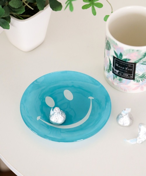 BAYFLOW(ベイフロー)の「SMILEプレート(食器・レディース・オレンジ/ブルー/イエロー・0)」の2枚目の写真