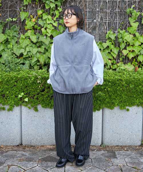 FFEIN（フェイン）の「FFEIN(フェイン)】ワンポイント刺繍フリースベスト / ベスト フリース 刺繍 ワイドシルエットドローコード（ベスト・メンズ・グレー/ネイビー/ブラック・SMALL/MEDIUM/LARGE）」の8枚目の写真