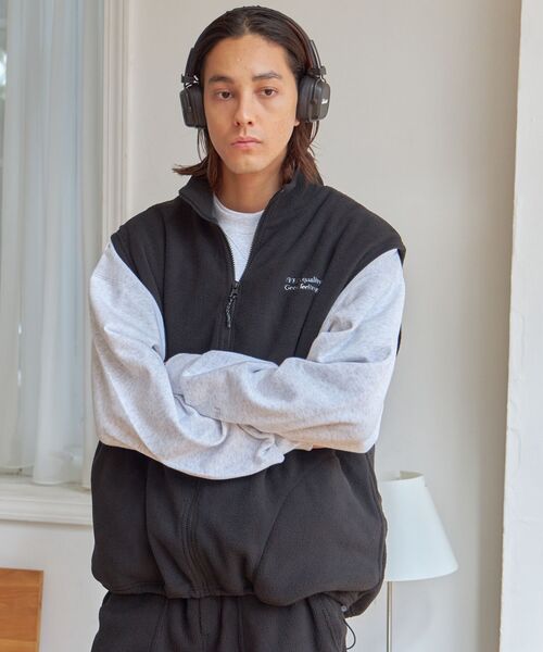 FFEIN（フェイン）の「FFEIN(フェイン)】ワンポイント刺繍フリースベスト / ベスト フリース 刺繍 ワイドシルエットドローコード（ベスト・メンズ・グレー/ネイビー/ブラック・SMALL/MEDIUM/LARGE）」の15枚目の写真
