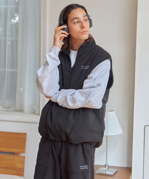 FFEIN（フェイン）の「FFEIN(フェイン)】ワンポイント刺繍フリースベスト / ベスト フリース 刺繍 ワイドシルエットドローコード（ベスト・メンズ・グレー/ネイビー/ブラック・SMALL/MEDIUM/LARGE）」の16枚目の写真