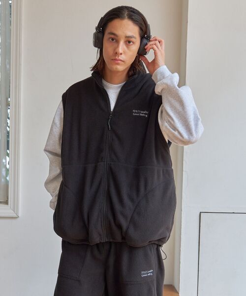 FFEIN（フェイン）の「FFEIN(フェイン)】ワンポイント刺繍フリースベスト / ベスト フリース 刺繍 ワイドシルエットドローコード（ベスト・メンズ・グレー/ネイビー/ブラック・SMALL/MEDIUM/LARGE）」の17枚目の写真