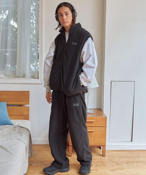 FFEIN（フェイン）の「FFEIN(フェイン)】ワンポイント刺繍フリースベスト / ベスト フリース 刺繍 ワイドシルエットドローコード（ベスト・メンズ・グレー/ネイビー/ブラック・SMALL/MEDIUM/LARGE）」の19枚目の写真