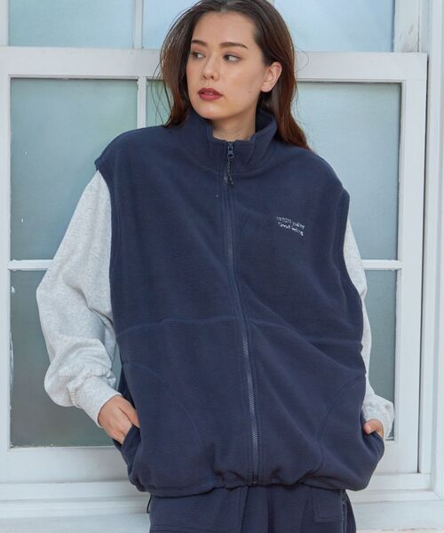 FFEIN（フェイン）の「FFEIN(フェイン)】ワンポイント刺繍フリースベスト / ベスト フリース 刺繍 ワイドシルエットドローコード（ベスト・メンズ・グレー/ネイビー/ブラック・SMALL/MEDIUM/LARGE）」の21枚目の写真