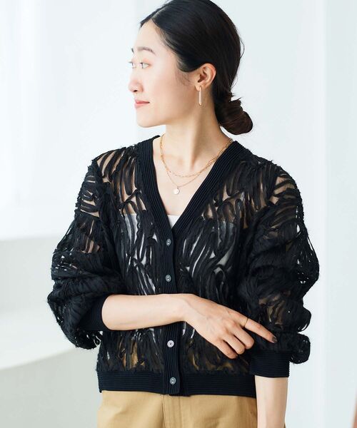 le.coeur blanc（ルクールブラン）の「コード刺繍Vカーディガン（カーディガン/ボレロ・レディース・ブラック/アイボリー・38）」の2枚目の写真