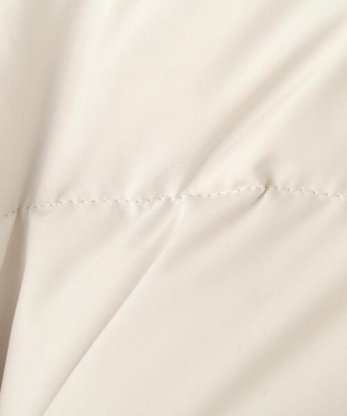 NATURAL BEAUTY BASIC（ナチュラルビューティーベーシック）の「◇【Oggi掲載】２ＷＡＹショートダウン (カナダダウン使用)（ダウンジャケット/コート・レディース・オフホワイト/ブラック・MEDIUM/SMALL）」の4枚目の写真