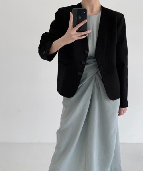 ECLIN（エクラン）の「ノーカラーオーバージャケット（ノーカラージャケット・レディース・ブラック/ベージュ・M/L/XL）」の4枚目の写真