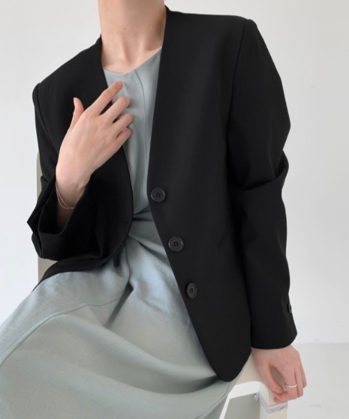 ECLIN（エクラン）の「ノーカラーオーバージャケット（ノーカラージャケット・レディース・ブラック/ベージュ・M/L/XL）」の5枚目の写真