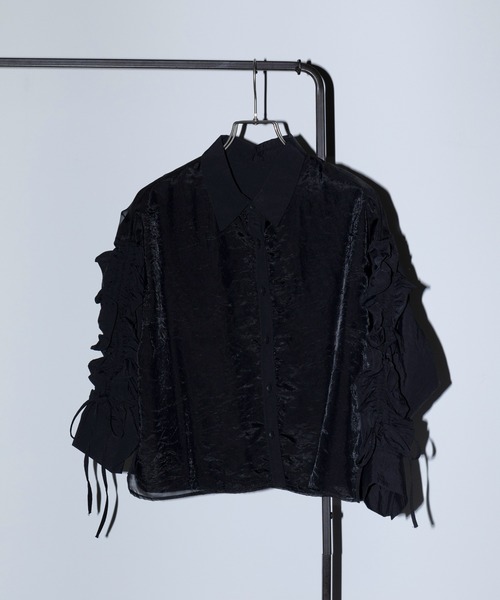 MAISON BREEZE reveur(メゾンブリーズレヴール)の「【MAISON BREEZE reveur】ドロストフリルスリーブシャツ 244033(シャツ/ブラウス・レディース・ホワイト/グレイッシュベージュ/ブラック・FREE)」の15枚目の写真