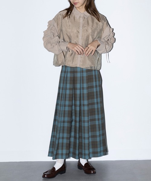 MAISON BREEZE reveur(メゾンブリーズレヴール)の「【MAISON BREEZE reveur】ドロストフリルスリーブシャツ 244033(シャツ/ブラウス・レディース・ホワイト/グレイッシュベージュ/ブラック・FREE)」の19枚目の写真