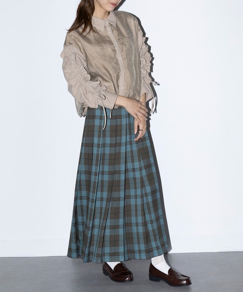 MAISON BREEZE reveur(メゾンブリーズレヴール)の「【MAISON BREEZE reveur】ドロストフリルスリーブシャツ 244033(シャツ/ブラウス・レディース・ホワイト/グレイッシュベージュ/ブラック・FREE)」の20枚目の写真