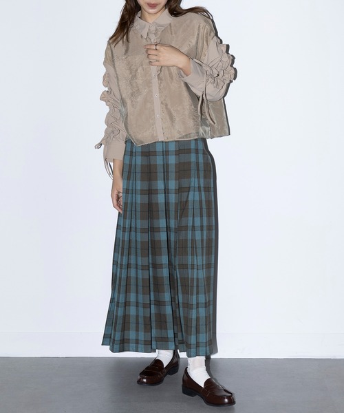 MAISON BREEZE reveur(メゾンブリーズレヴール)の「【MAISON BREEZE reveur】ドロストフリルスリーブシャツ 244033(シャツ/ブラウス・レディース・ホワイト/グレイッシュベージュ/ブラック・FREE)」の21枚目の写真