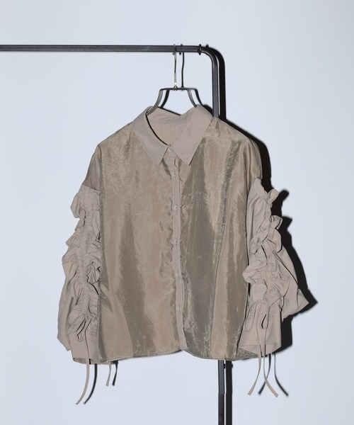 MAISON BREEZE reveur(メゾンブリーズレヴール)の「【MAISON BREEZE reveur】ドロストフリルスリーブシャツ 244033(シャツ/ブラウス・レディース・ホワイト/グレイッシュベージュ/ブラック・FREE)」の22枚目の写真