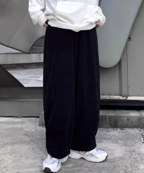 CELENA BEATS（セレナビーツ）の「ワイドコーデュロイパンツ（スラックス・メンズ・ブラウン/カーキ/ブラック・S/M/L）」の6枚目の写真