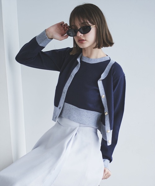 AND COUTURE(アンドクチュール)の「配色ニットアンサンブル(カーディガン/ボレロ・レディース・ベージュ/ネイビー/ブラック/ピンク/イエロー・FREE)」の4枚目の写真