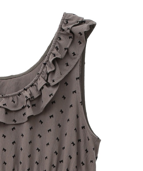 ESCAR（エスカー）の「■ESCAR　リボンptフリルネックワンピース（ワンピース・レディース・ブラック/グレイッシュベージュ・FREE）」の8枚目の写真