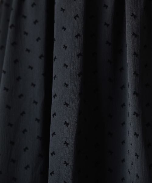 ESCAR（エスカー）の「■ESCAR　リボンptフリルネックワンピース（ワンピース・レディース・ブラック/グレイッシュベージュ・FREE）」の11枚目の写真