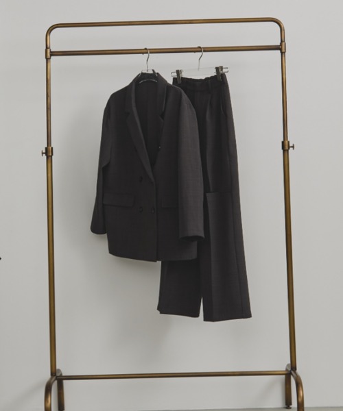 MERLOT（メルロー）の「ダブルブレストテーラードジャケット（テーラードジャケット・レディース・チャコールグレー・FREE）」の3枚目の写真