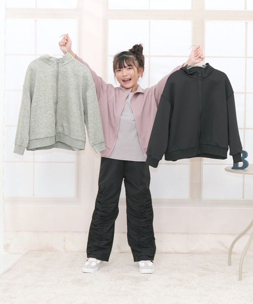 Bee des Bee(ビーデスビー)の「フルジップジャケット(ブルゾン・キッズ・ラベンダー/ブラック/杢グレー/アイボリー/ピンク系その他/ブルー・120cm/100cm/150cm/140cm/130cm/110cm)」の16枚目の写真