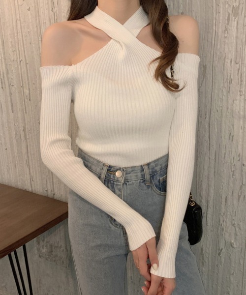 Miniministore(ミニミニストア)の「ニットトップス ホルターネック 肩出し(ニット/セーター・レディース・ブラック/ワインレッド/ホワイト/ベージュ/モカ・FREE)」の10枚目の写真