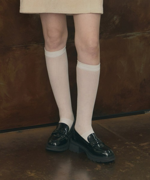 Olu.（オルドット）の「シアーリブハイソックス（ソックス/靴下・レディース・グレー/ホワイト/ブラック・FREE）」の2枚目の写真
