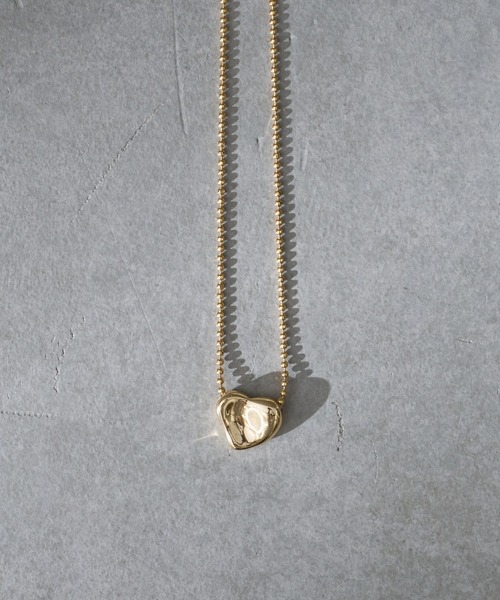 Actually（アクチュアリー）の「Nuance Heart Necklace（リング・レディース・ゴールド・フリー）」の4枚目の写真