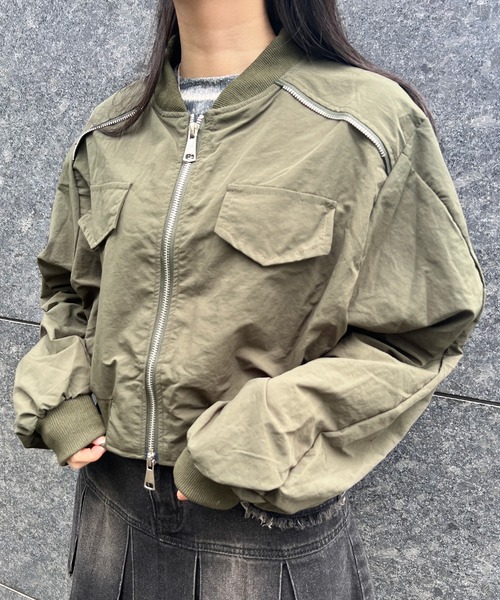 Figments（フィグメンツ）の「ZIPデザインクロップドボンバージャケット（ブルゾン・レディース・カーキ/ブラック・FREE）」の4枚目の写真