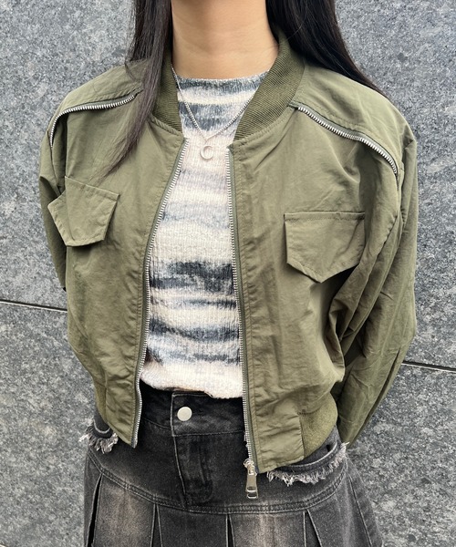 Figments（フィグメンツ）の「ZIPデザインクロップドボンバージャケット（ブルゾン・レディース・カーキ/ブラック・FREE）」の5枚目の写真