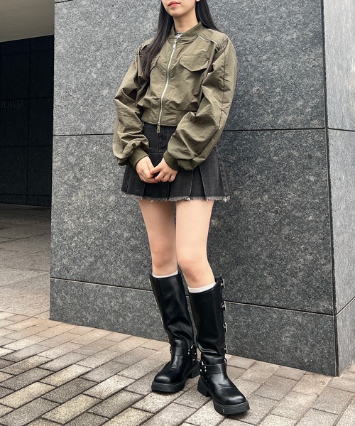 Figments（フィグメンツ）の「ZIPデザインクロップドボンバージャケット（ブルゾン・レディース・カーキ/ブラック・FREE）」の6枚目の写真