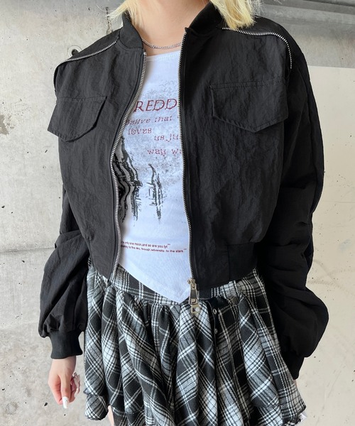 Figments（フィグメンツ）の「ZIPデザインクロップドボンバージャケット（ブルゾン・レディース・カーキ/ブラック・FREE）」の8枚目の写真