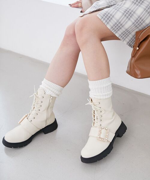 MAJESTIC LEGON(マジェスティックレゴン)の「パールバックルレースアップブーツ(ブーツ・レディース・アイボリー/ブラック・SMALL/X-LARGE/LARGE/MEDIUM)」の9枚目の写真
